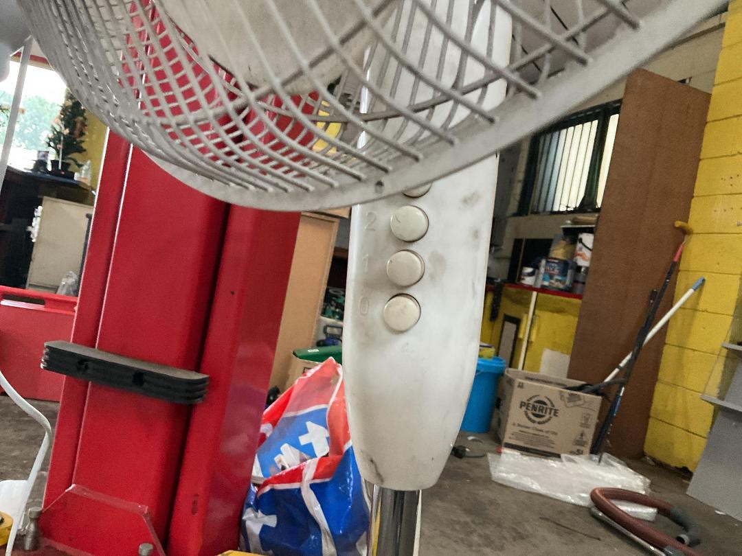 Photo '6' of 2x Fans Photo '6' of 2x Fans