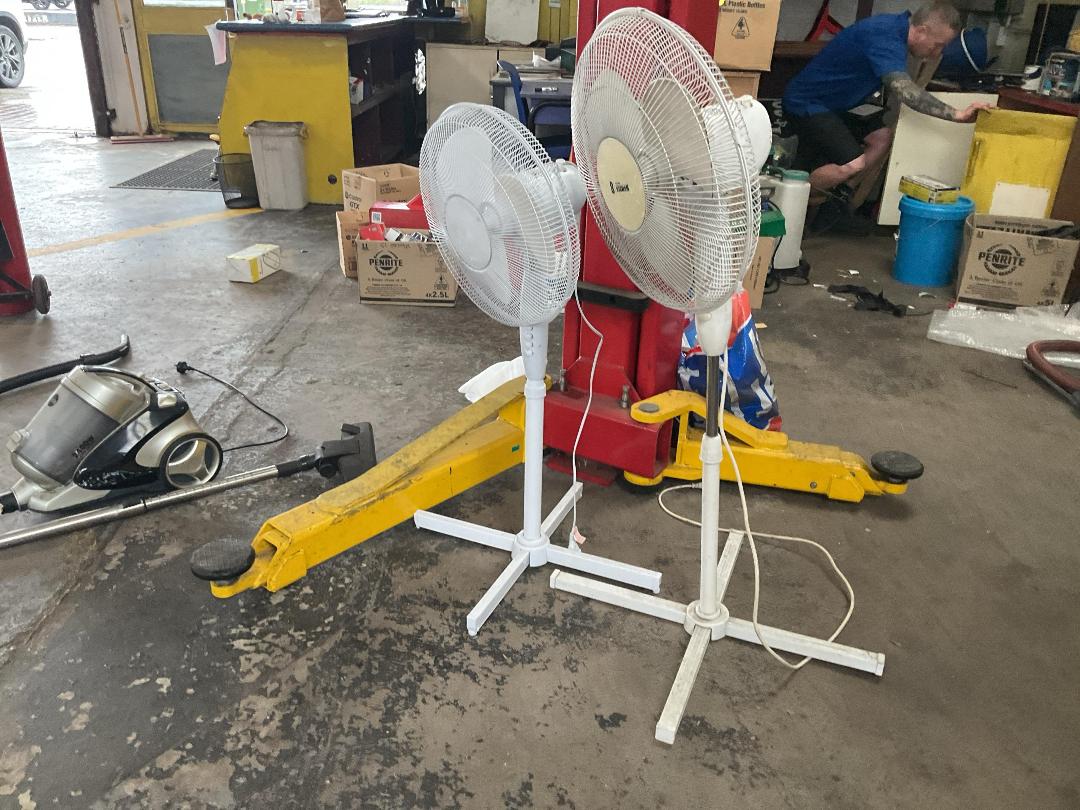 Photo '2' of 2x Fans Photo '2' of 2x Fans