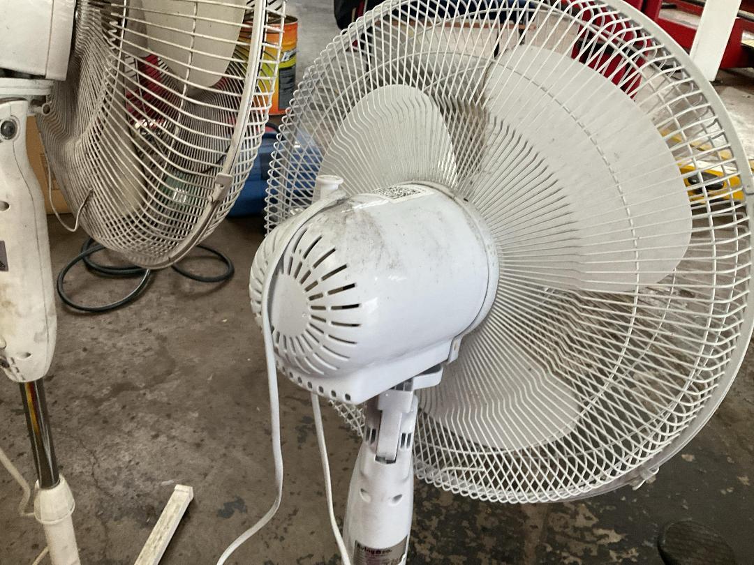 Photo '7' of 2x Fans Photo '7' of 2x Fans