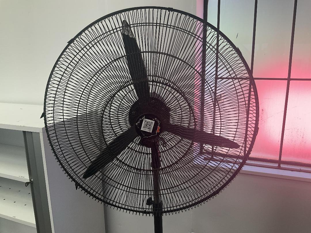 Photo '3' of Tool shed industrial pedestal 750MM Fan