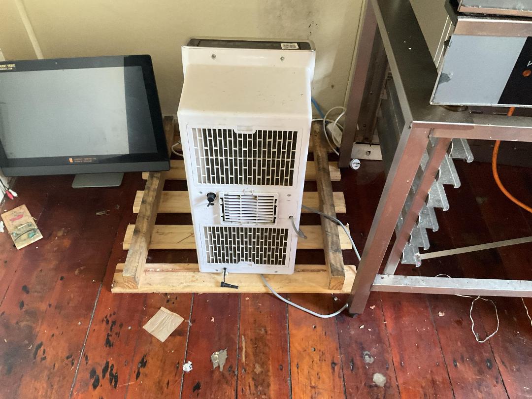 Photo '3' of Nouveau Portable Air conditioner Photo '3' of Nouveau Portable Air conditioner