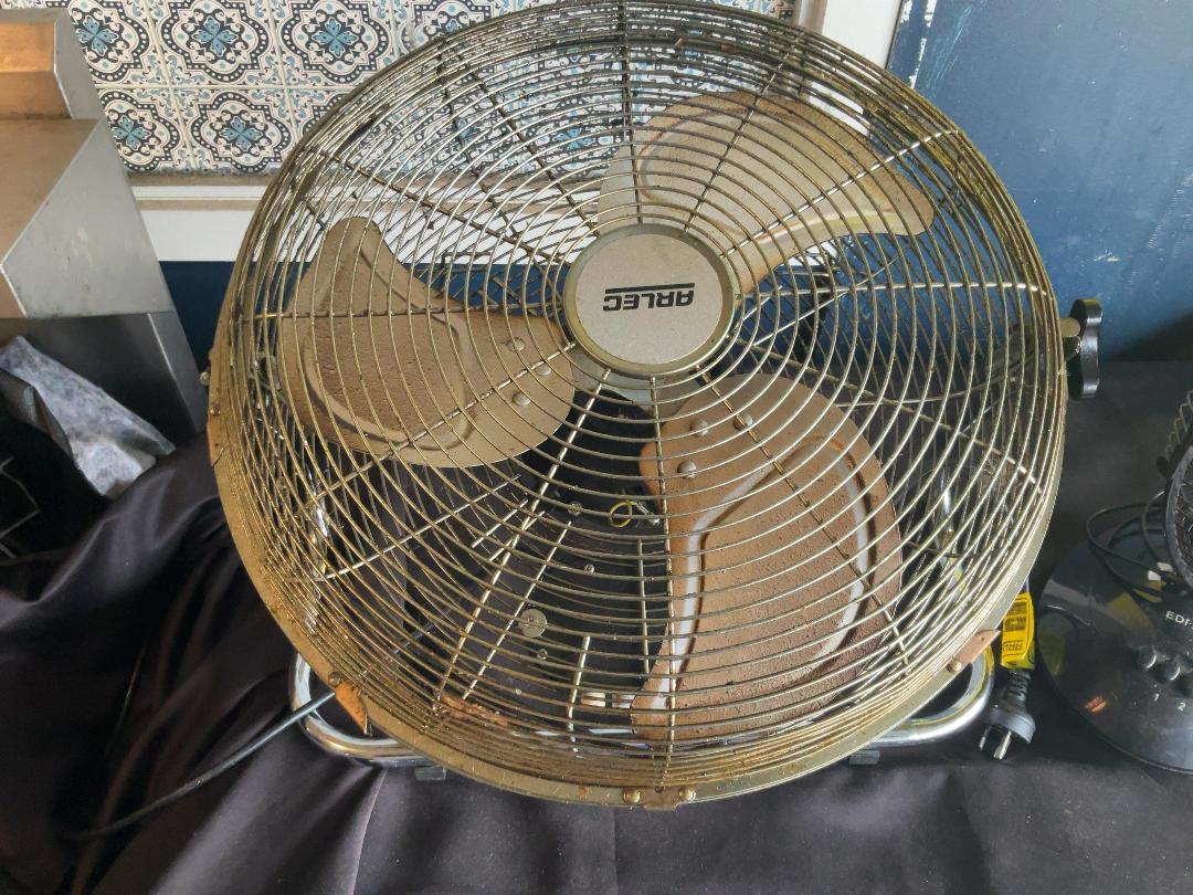 Photo '3' of 2 x fans