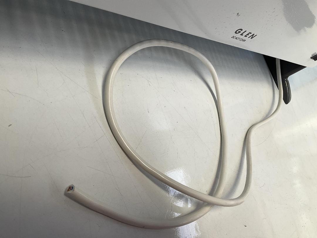 Photo '3' of Glen Heater - Model 2578 - Plug Has Been Cut Off Due to Foreign Plug