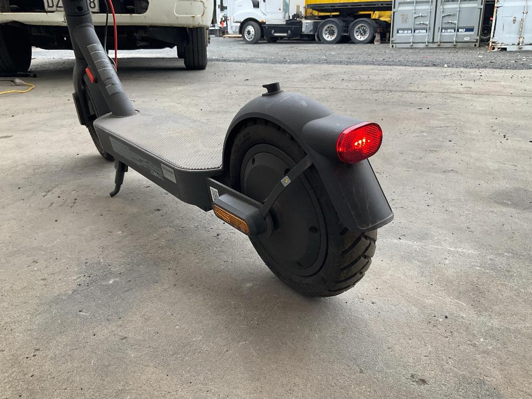 Photo '5' of Xiomi Escooter 4 Pro Gen 2 Photo '5' of Xiomi Escooter 4 Pro Gen 2