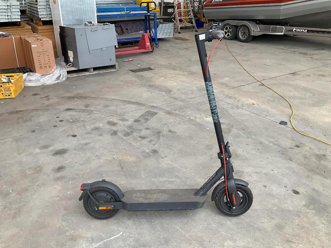 Photo '2' of Xiomi Escooter 4 Pro Gen 2 Photo '2' of Xiomi Escooter 4 Pro Gen 2