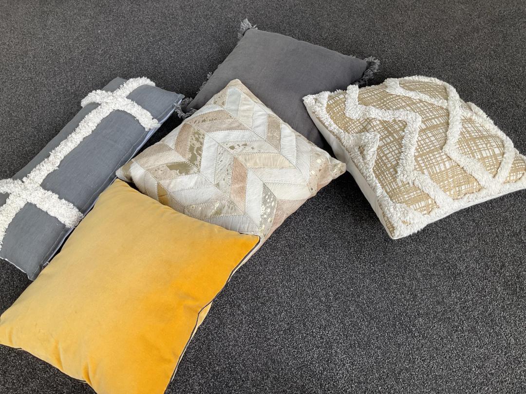 Photo '3' of Decorative Cushions Photo '3' of Decorative Cushions