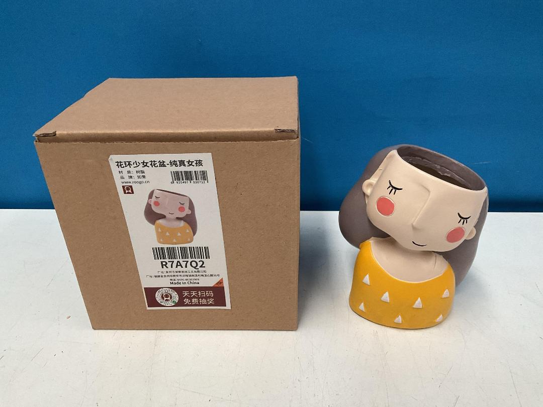 Photo '15' of 4x Planters - 3x Girls and 1x Hedgehog *New*