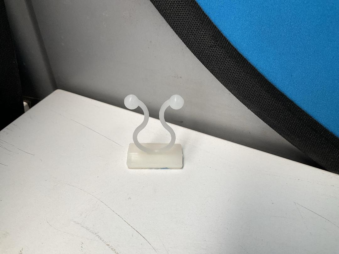 Photo '12' of 2x Boxes of Plastic-Like Hooks or Similar with 3M Adhesives *NEW*