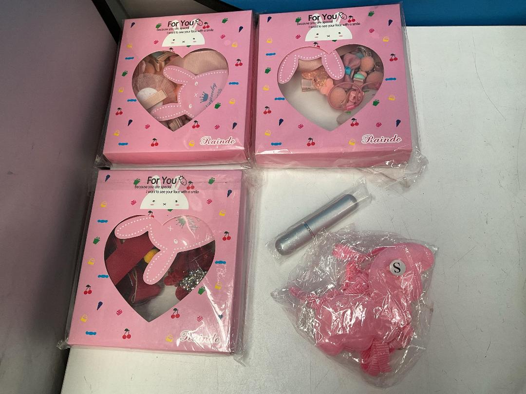 Photo '4' of Miscellaneous Home Decor Items Etc - Artificial Flower Off Cuts Etc *NEW*