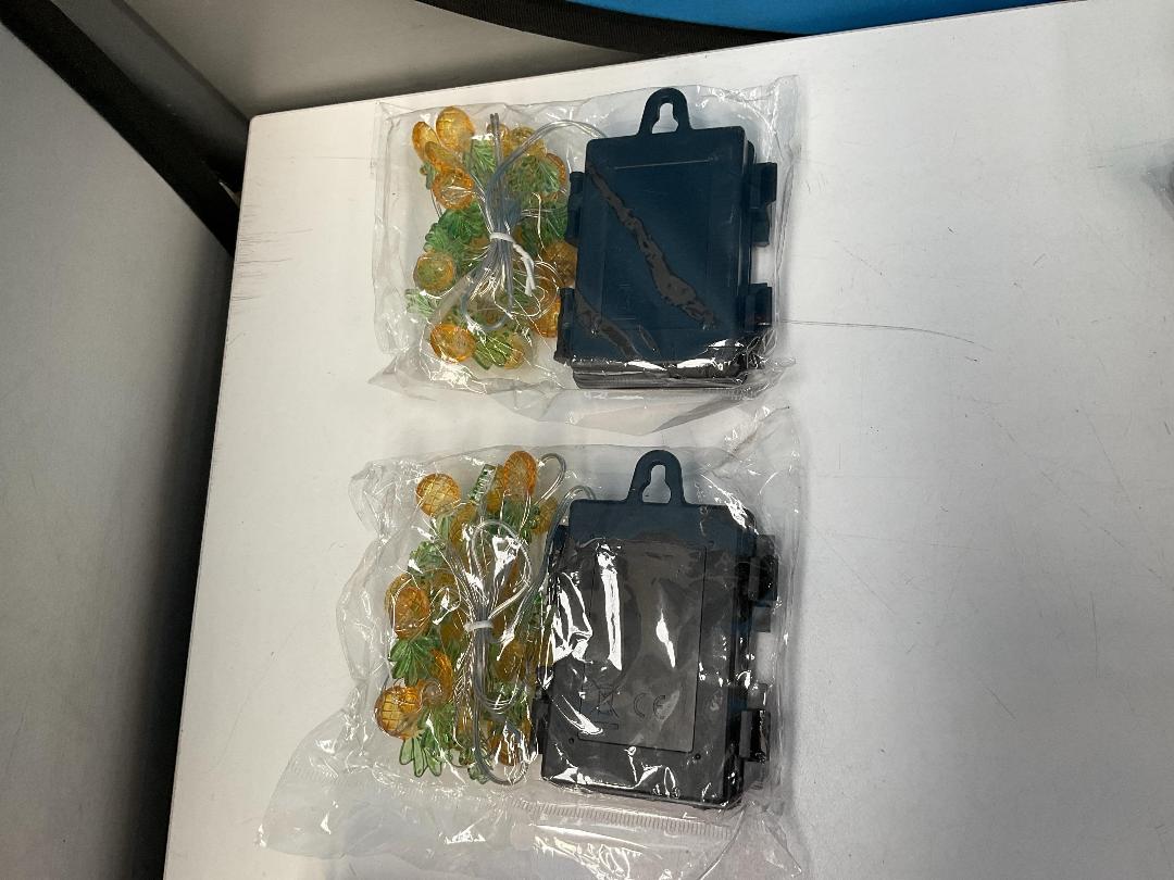 Photo '3' of Miscellaneous Home Decor Items Etc - Artificial Flower Off Cuts Etc *NEW*