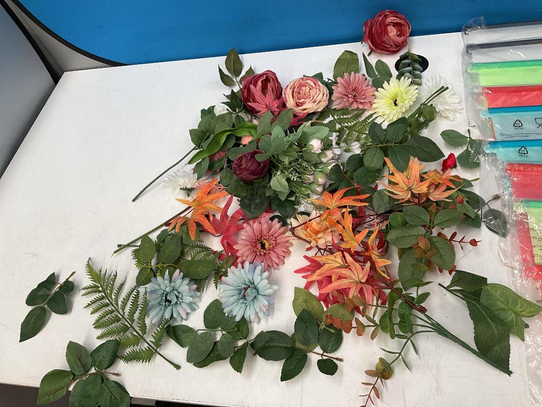 Photo '9' of Miscellaneous Home Decor Items Etc - Artificial Flower Off Cuts Etc *NEW*