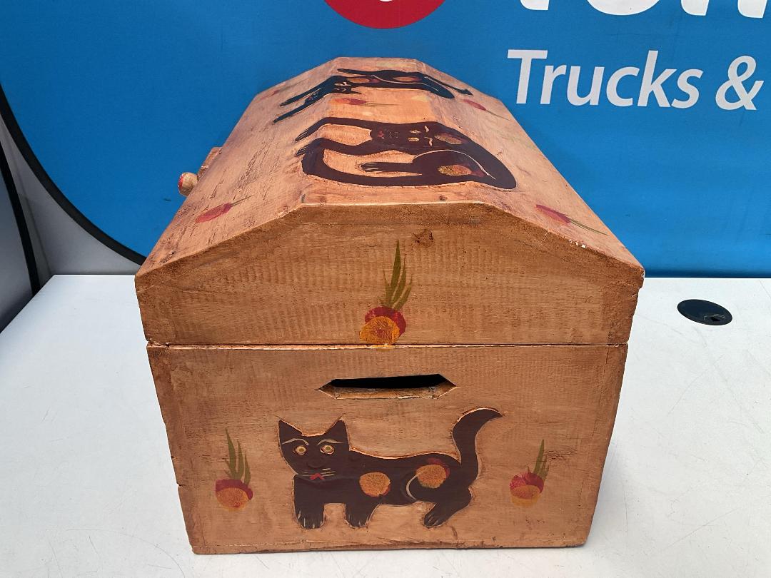 Photo '8' of Wooden-Like Box with Cat Designs on it