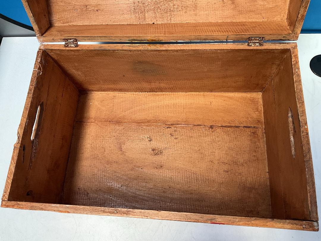 Photo '14' of Wooden-Like Box with Cat Designs on it