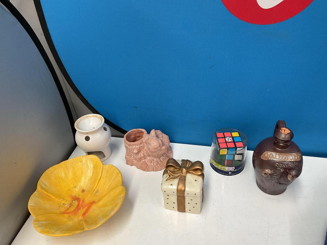 Photo '5' of Home Decor Items - Blue Circular Mat, Woven Place Mats or Similar Etc