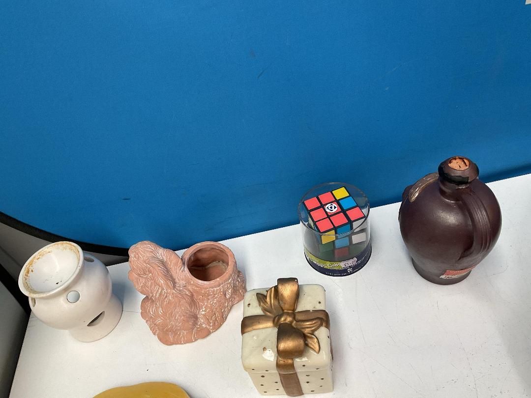 Photo '7' of Home Decor Items - Blue Circular Mat, Woven Place Mats or Similar Etc