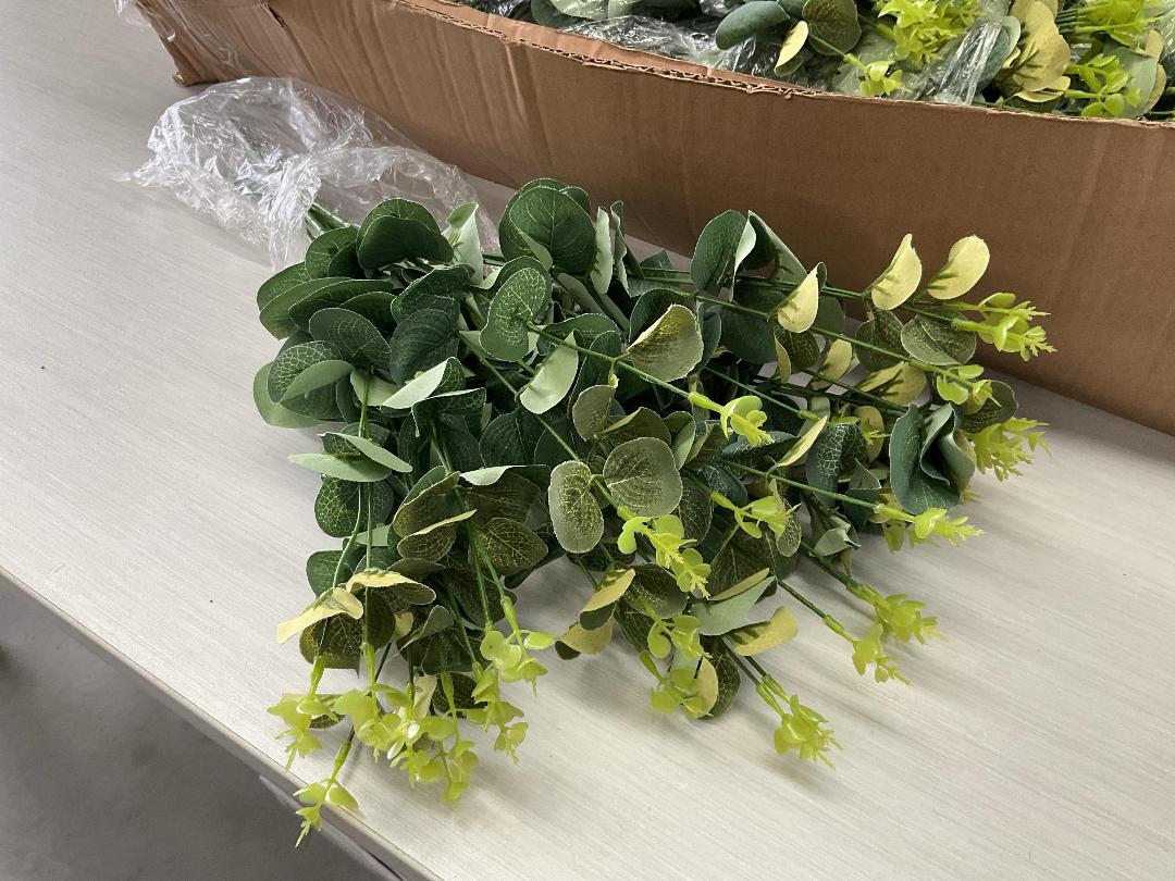 Photo '2' of High Quality Artificial Flowers - (pce) *NEW*