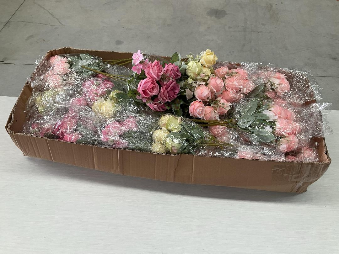 Photo '6' of High Quality Artificial Flowers - Rose Bouquet (Pink & Yellow) *NEW* Photo '6' of High Quality Artificial Flowers - Rose Bouquet (Pink & Yellow) *NEW*