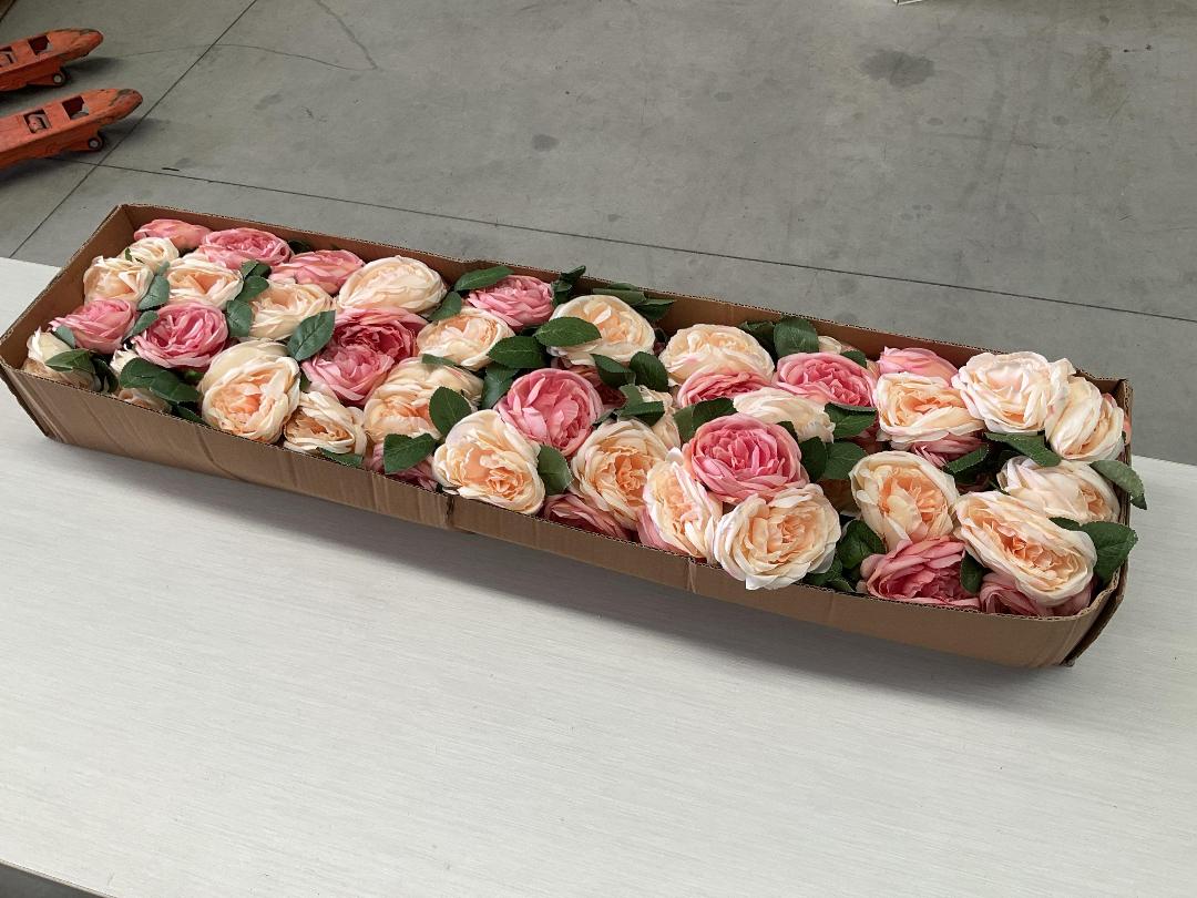 Photo '4' of High Quality Artificial Flowers - Rose (Soft Pink & Cream) *NEW* Photo '4' of High Quality Artificial Flowers - Rose (Soft Pink & Cream) *NEW*