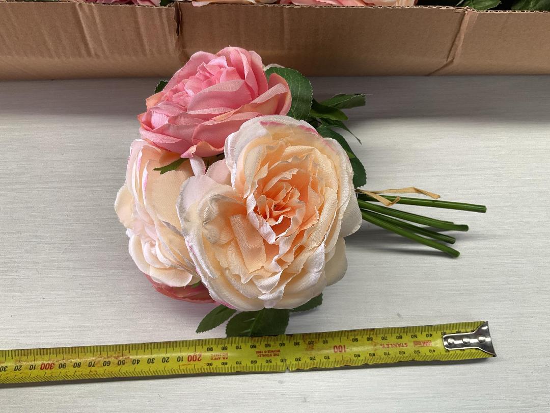Photo '3' of High Quality Artificial Flowers - Rose (Soft Pink & Cream) *NEW* Photo '3' of High Quality Artificial Flowers - Rose (Soft Pink & Cream) *NEW*