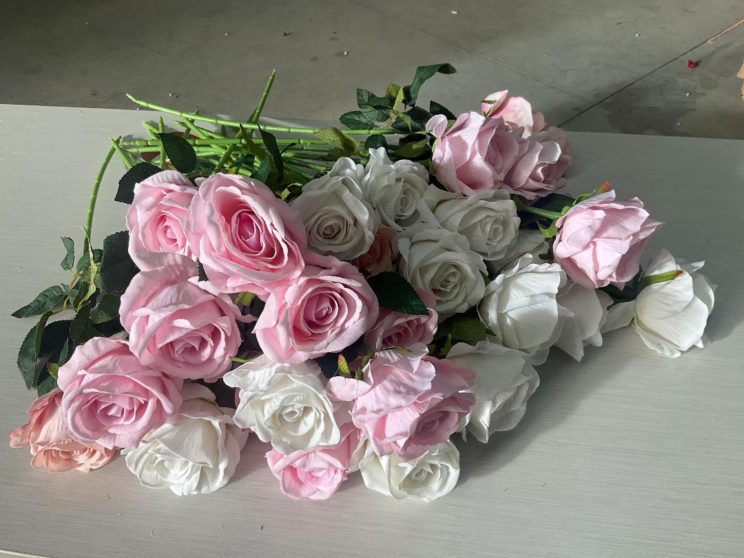 Photo '2' of High Quality Artificial Flowers - Rose (Pink & White) *NEW* Photo '2' of High Quality Artificial Flowers - Rose (Pink & White) *NEW*