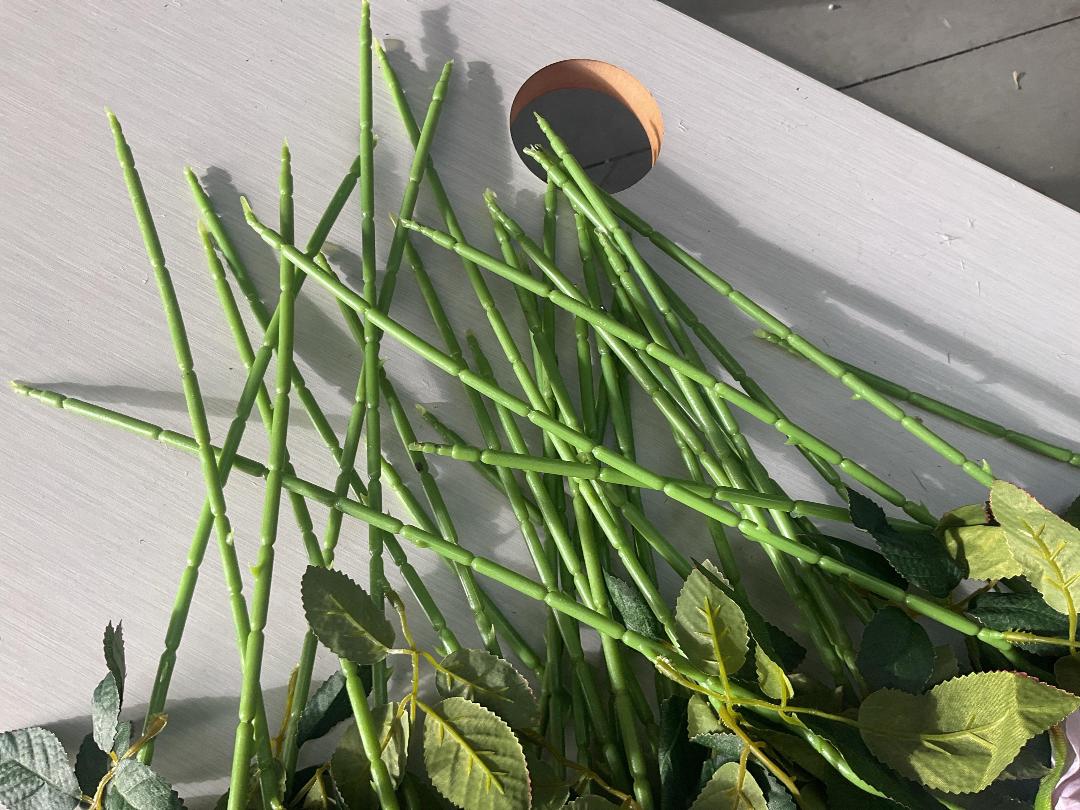 Photo '3' of High Quality Artificial Flowers - Rose (Pink & White) *NEW* Photo '3' of High Quality Artificial Flowers - Rose (Pink & White) *NEW*