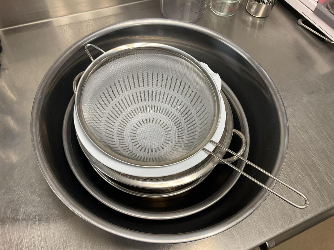 Photo '2' of Bowls and colanders Photo '2' of Bowls and colanders