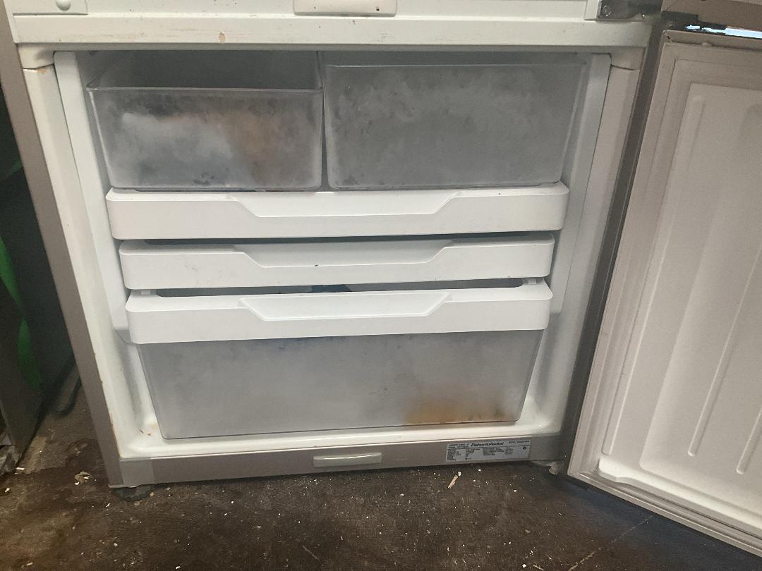 Photo '3' of Fisher & Paykel Fridge/Freezer