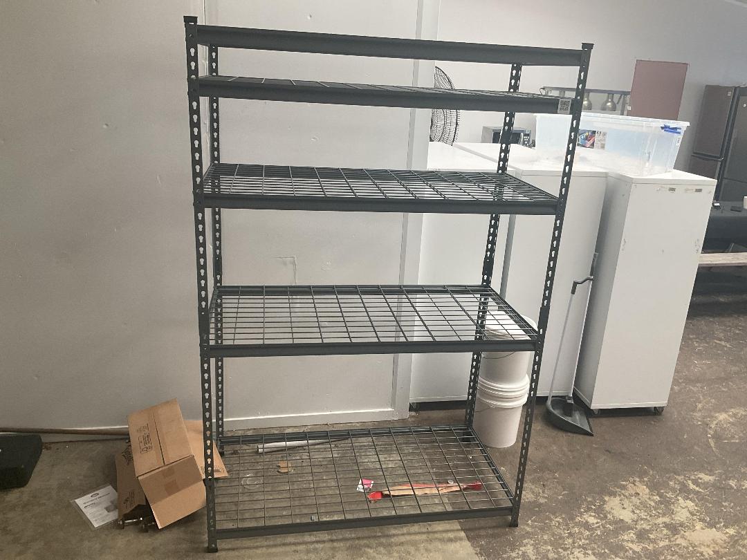 Photo '3' of Heavy duty steel shelving