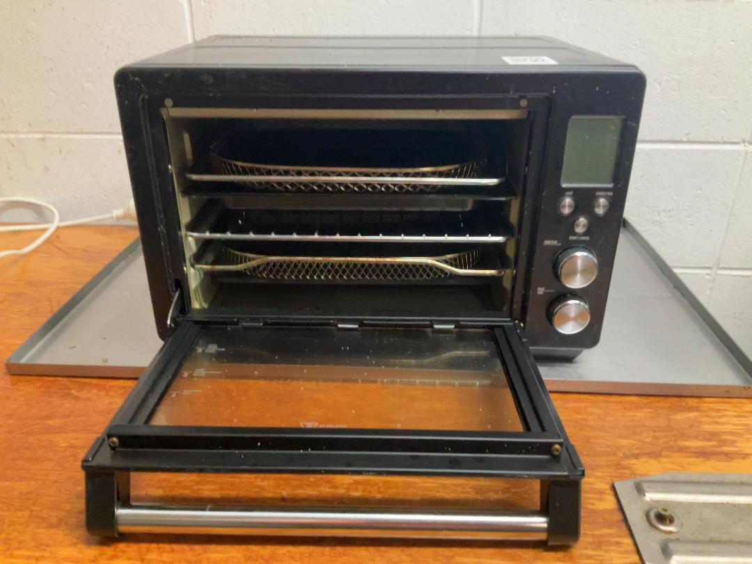 Photo '2' of Breville convection oven Photo '2' of Breville convection oven