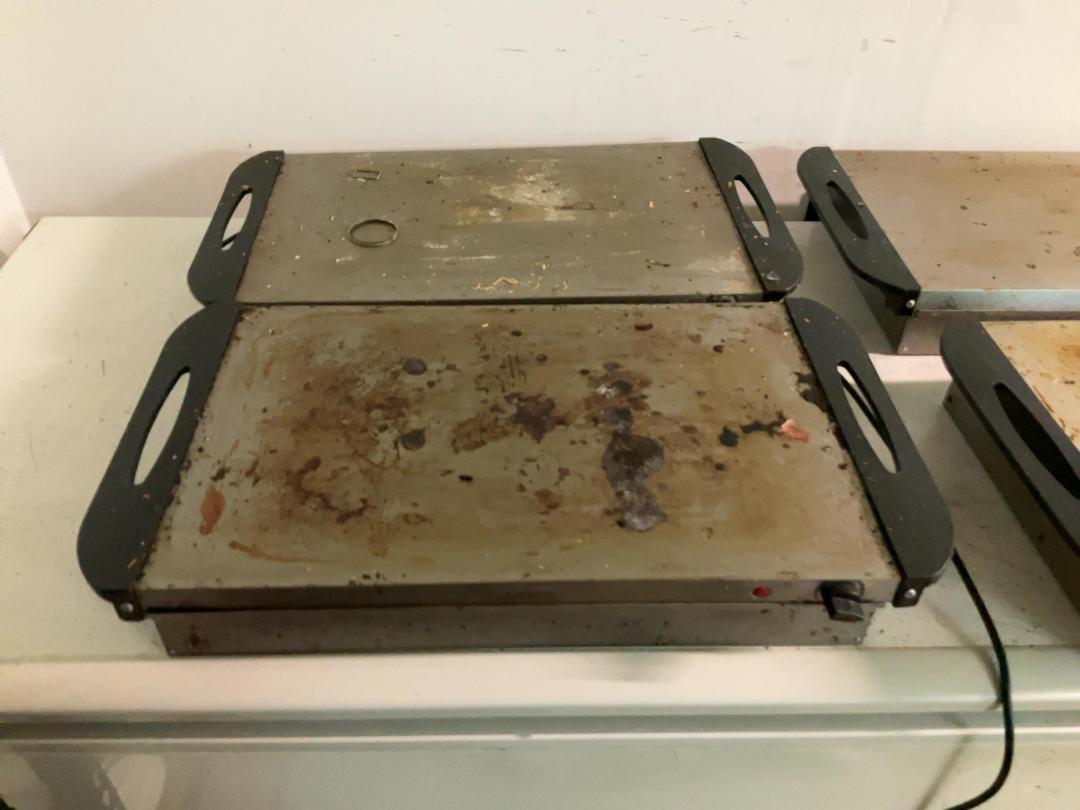 Photo '3' of Living & Co Buffet Server