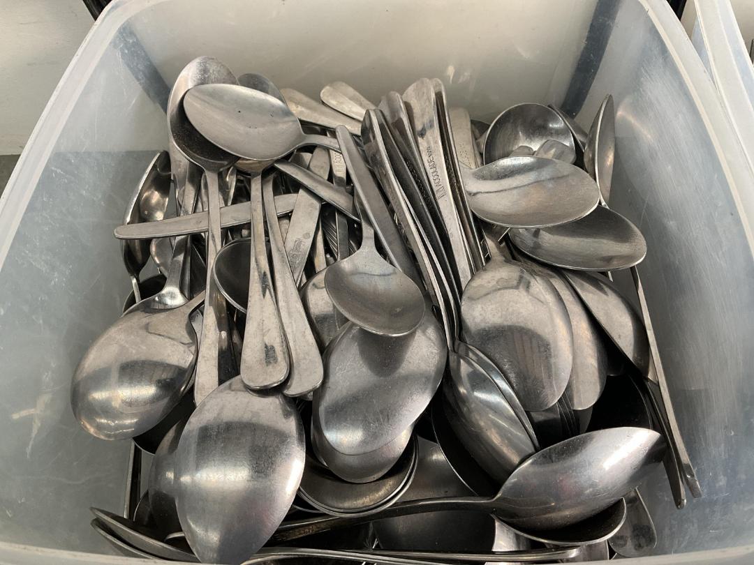 Great Deal On Bulk Lot of Knives, Forks, Spoons and Teaspoons
