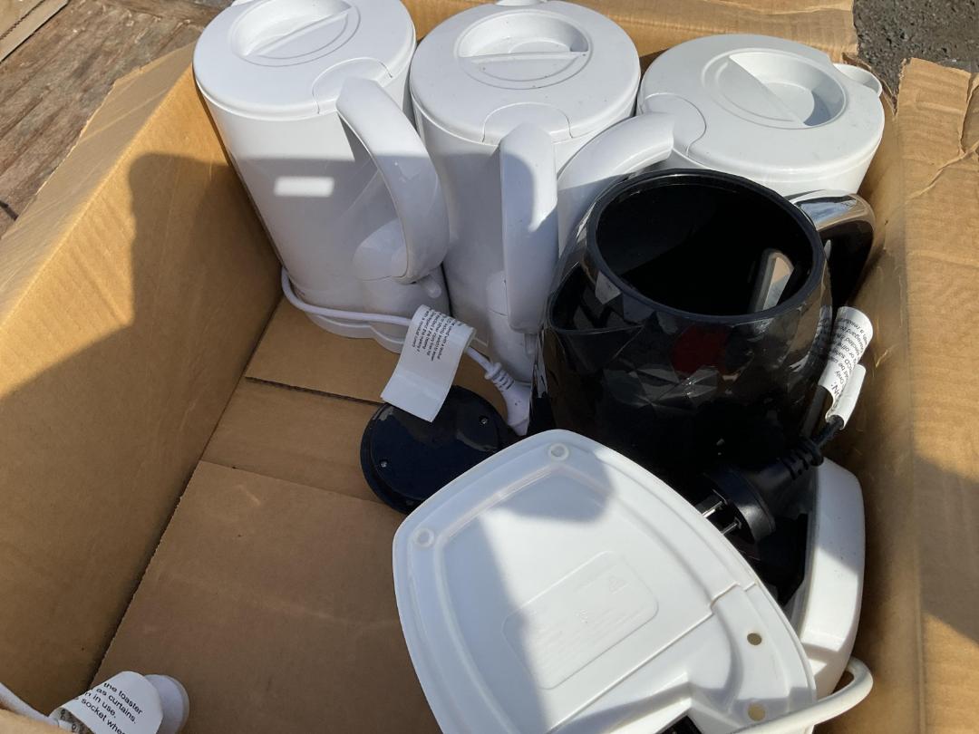 Photo '8' of Jugs and toasters Photo '8' of Jugs and toasters