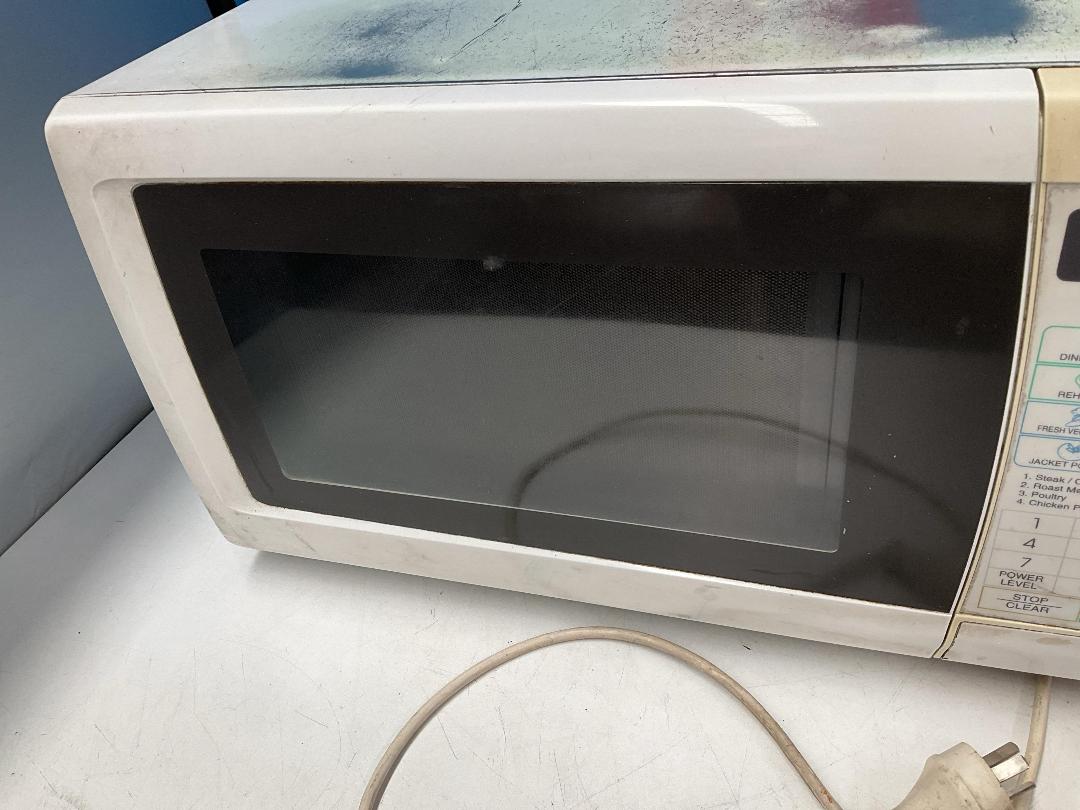 Photo '3' of Unbranded Microwave Photo '3' of Unbranded Microwave