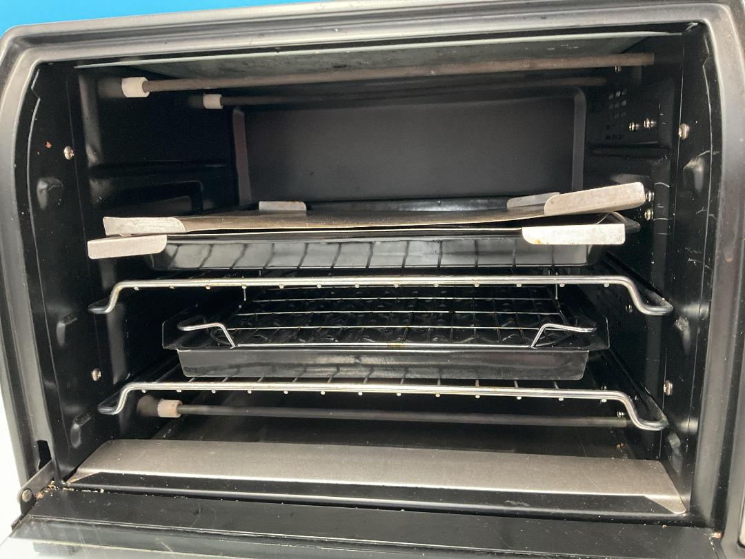 Photo '8' of Breville Pronto Convection & Rotisserie Oven - Model BOV500