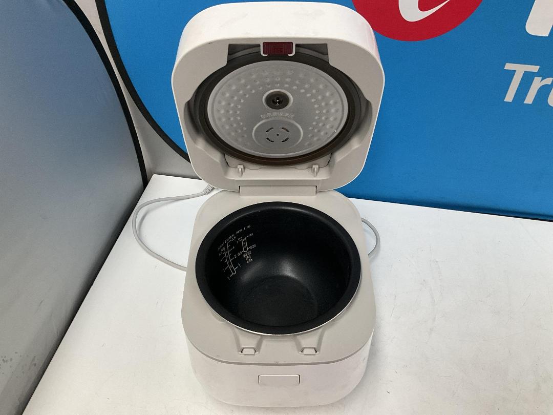Photo '10' of Midea Rice Cooker or Similar - MB-WHS30C96 Photo '10' of Midea Rice Cooker or Similar - MB-WHS30C96