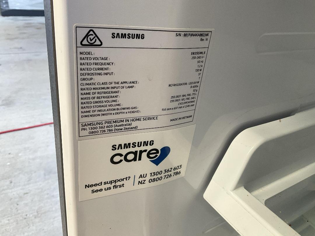 Photo '2' of Samsung Fridge-Freezer - Model SR255MLS