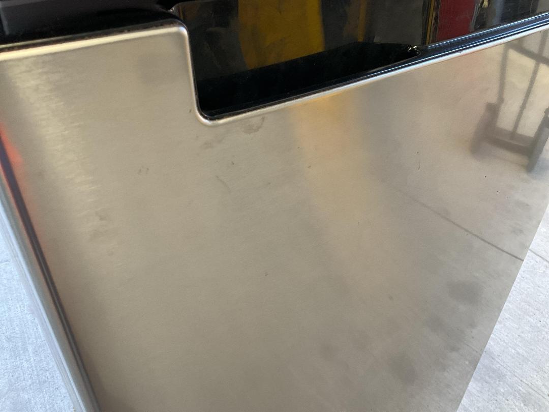 Photo '8' of Samsung Fridge-Freezer - Model SR255MLS