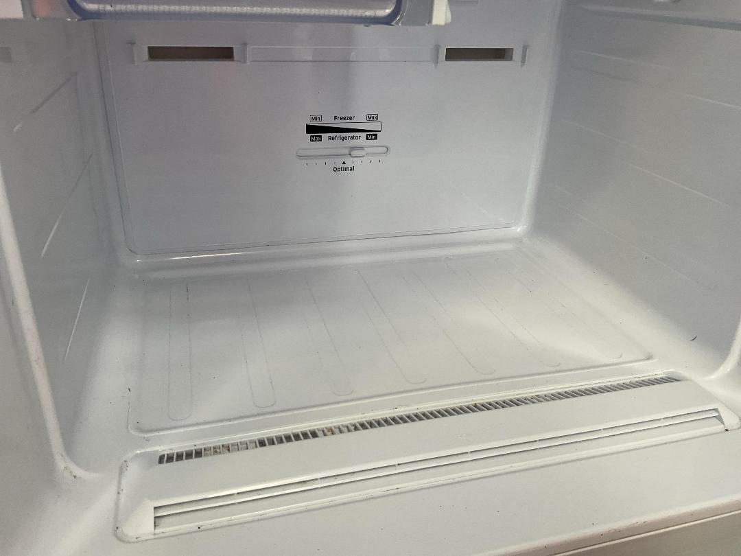 Photo '14' of Samsung Fridge-Freezer - Model SR255MLS