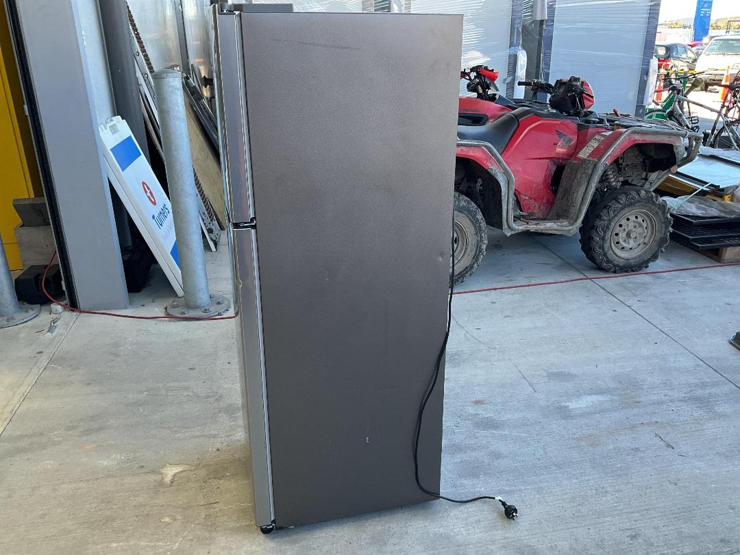 Photo '19' of Samsung Fridge-Freezer - Model SR255MLS