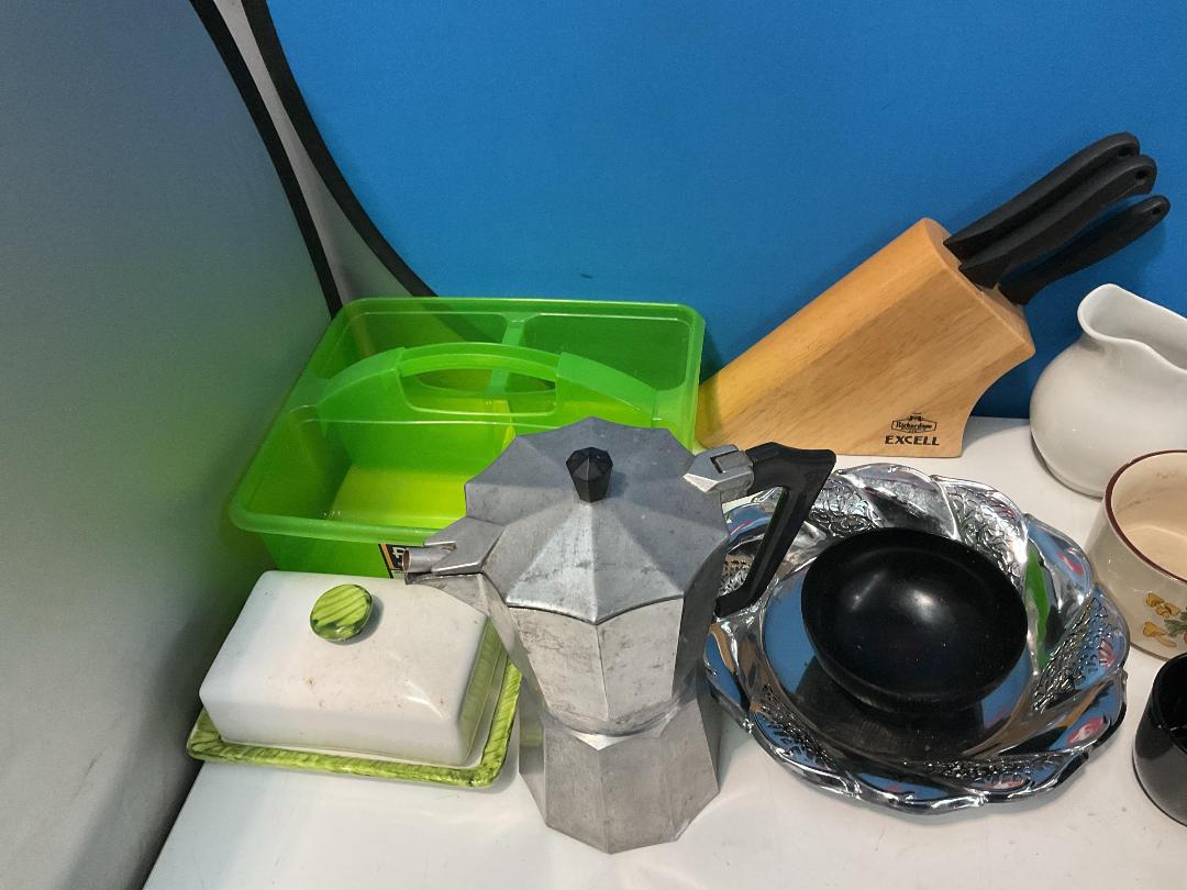 Photo '5' of Kitchen Items - Knives, Bowls Etc