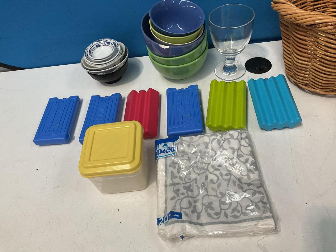 Photo '10' of Kitchen Items - Knives, Bowls Etc