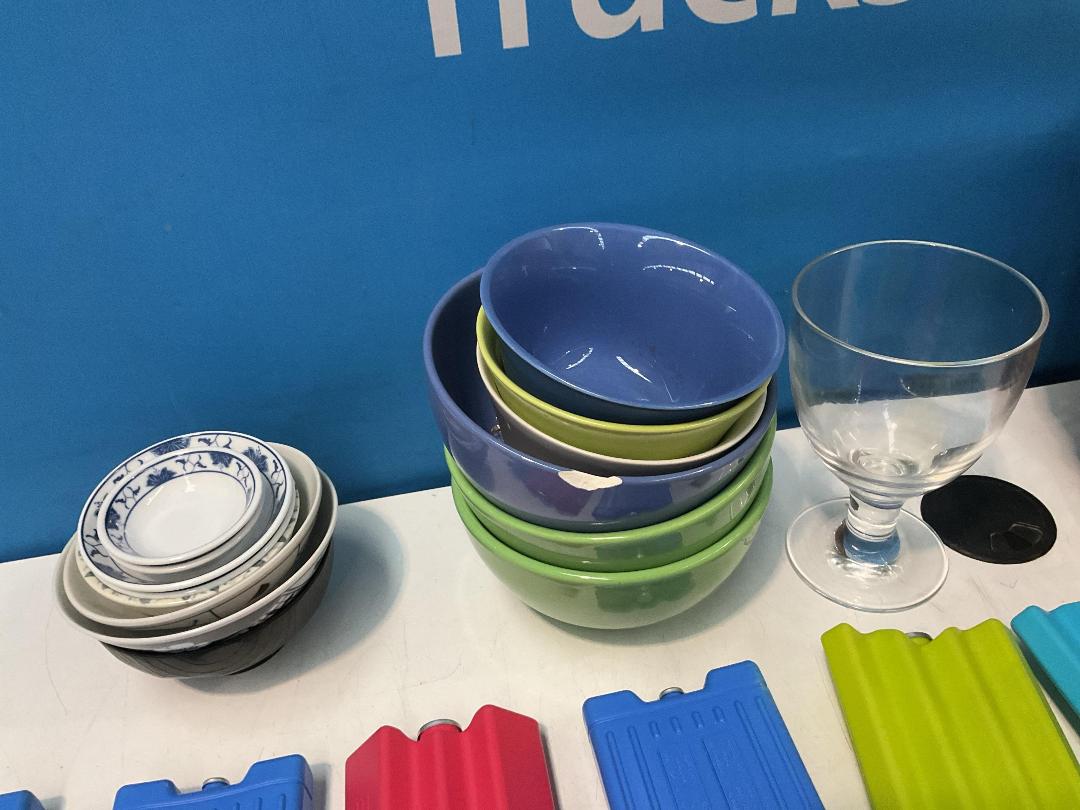 Photo '11' of Kitchen Items - Knives, Bowls Etc