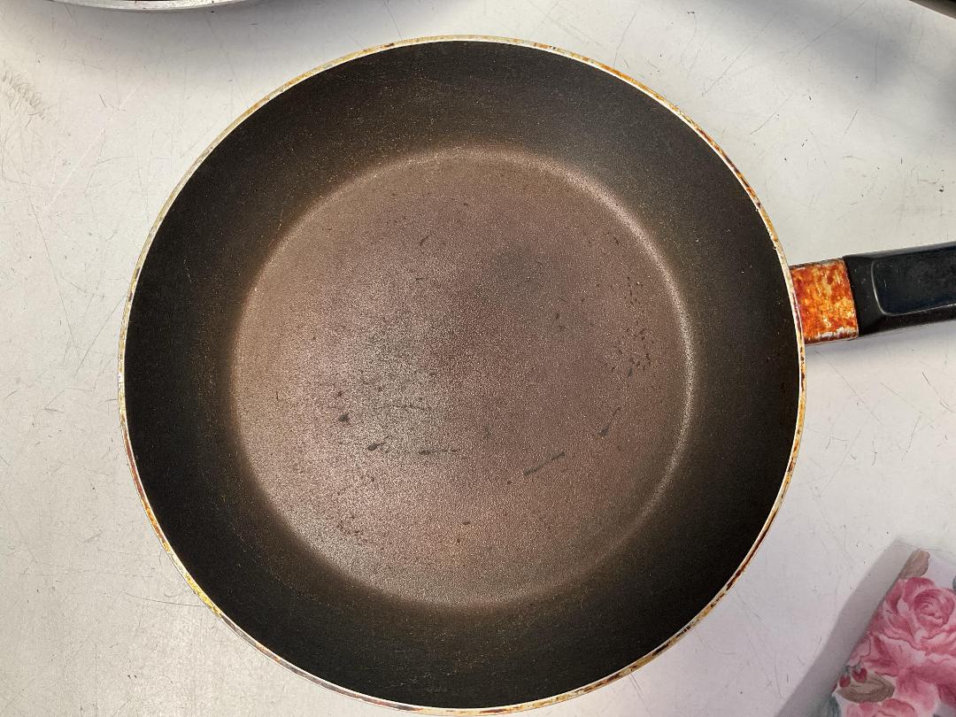 Photo '6' of Kitchen Items Etc - Pots, Pans Etc