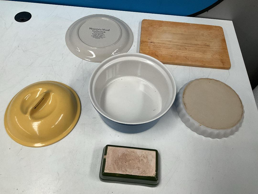 Photo '9' of Kitchen Items - Plates Etc