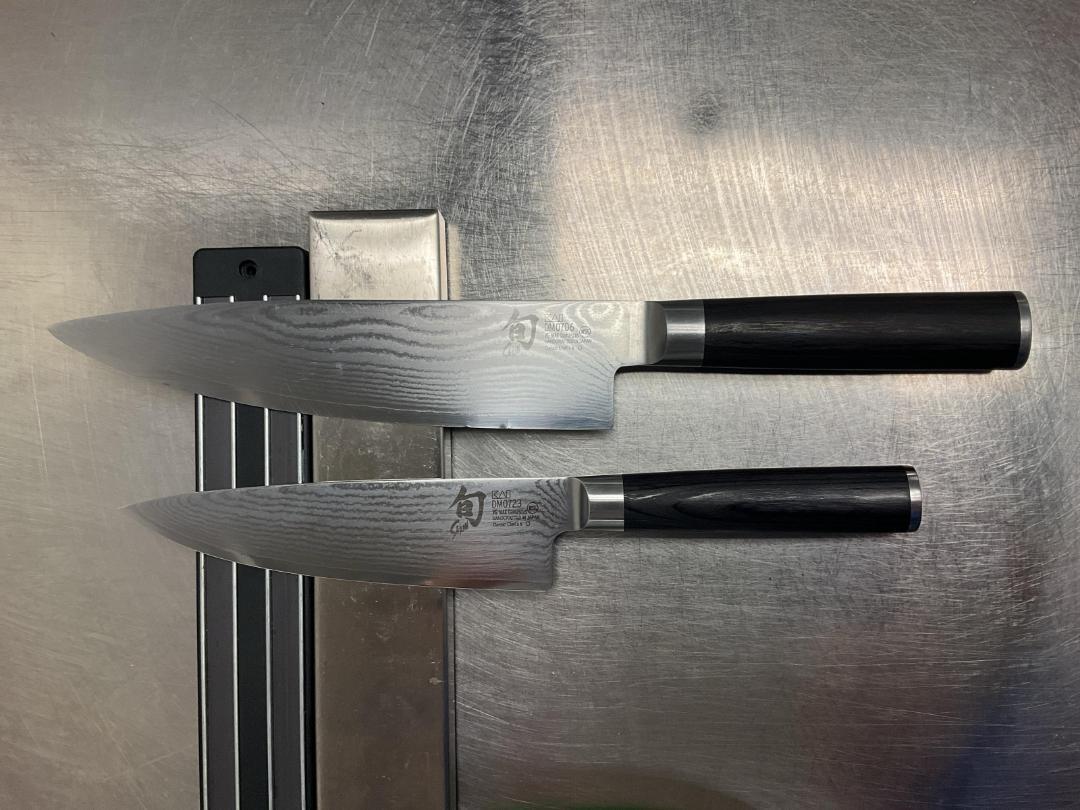 Photo '4' of 2 x Magnetic Knife Blocks & 4 x Knives Photo '4' of 2 x Magnetic Knife Blocks & 4 x Knives