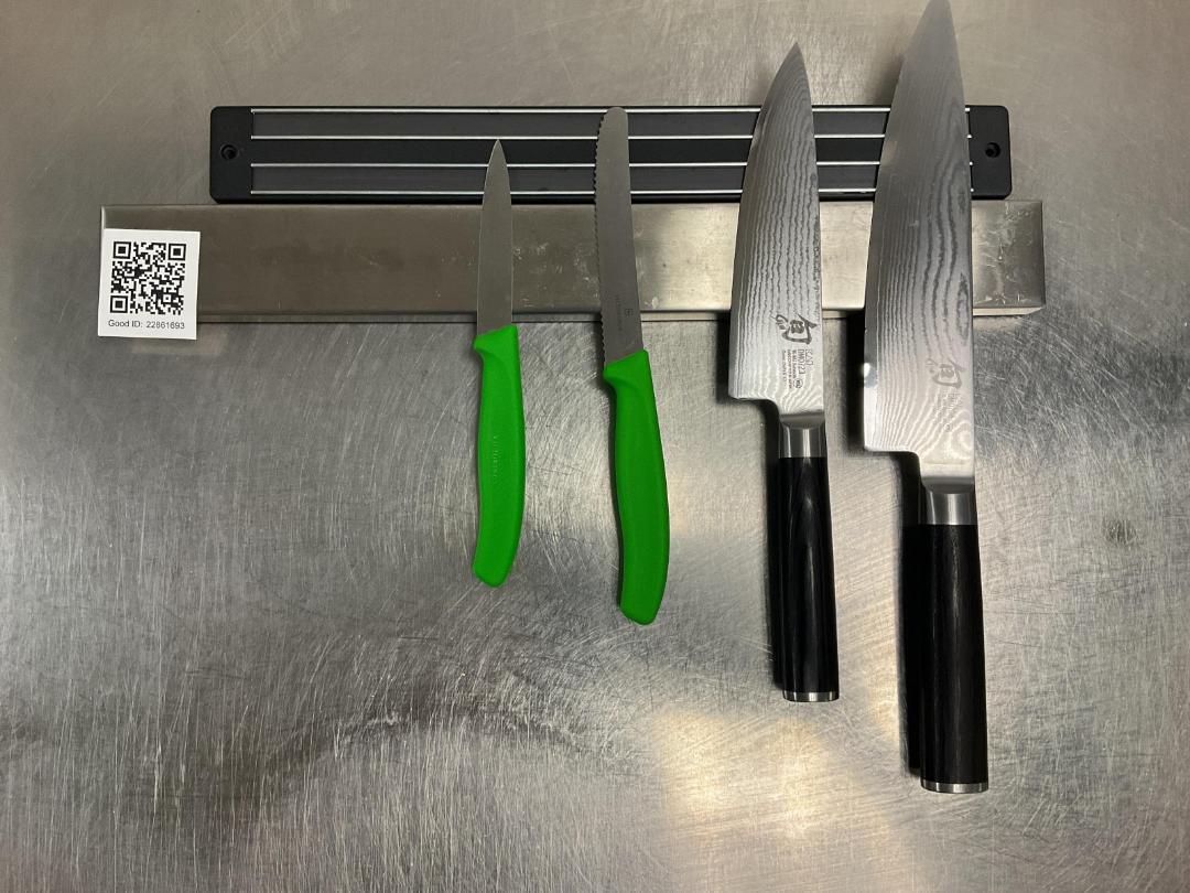 Photo '5' of 2 x Magnetic Knife Blocks & 4 x Knives Photo '5' of 2 x Magnetic Knife Blocks & 4 x Knives