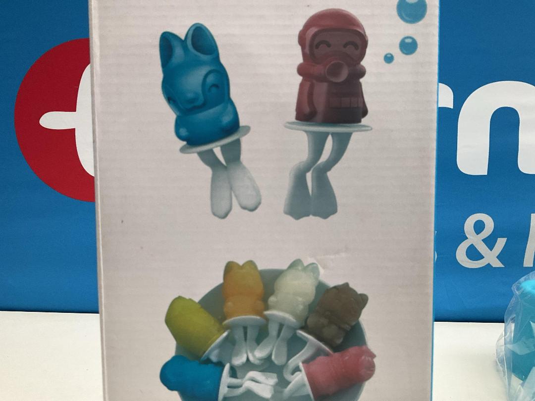 Photo '2' of Ice Pop Molds - 6 Fun Characters - Blue *NEW* Photo '2' of Ice Pop Molds - 6 Fun Characters - Blue *NEW*