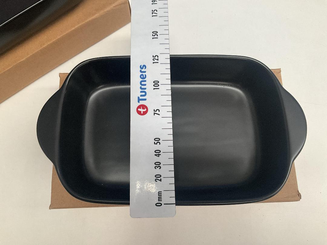 Photo '3' of Ceramic Serving Dishes / Bakeware Set - Black (2pce) *NEW* Photo '3' of Ceramic Serving Dishes / Bakeware Set - Black (2pce) *NEW*