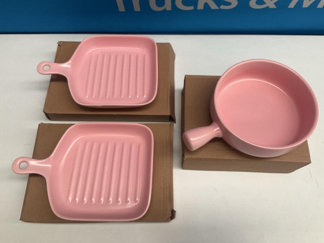 Photo '2' of Ceramic Serving Dishes / Bakeware Set - Pink (3pce) *NEW* Photo '2' of Ceramic Serving Dishes / Bakeware Set - Pink (3pce) *NEW*