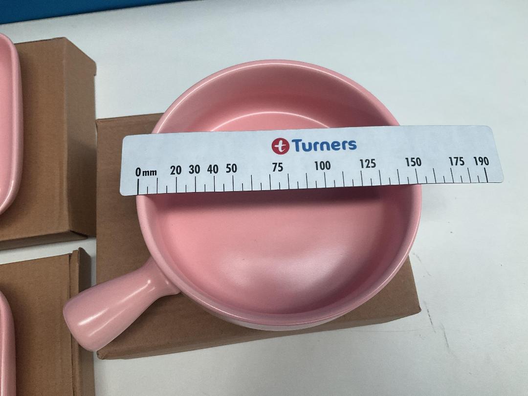 Photo '3' of Ceramic Serving Dishes / Bakeware Set - Pink (3pce) *NEW* Photo '3' of Ceramic Serving Dishes / Bakeware Set - Pink (3pce) *NEW*